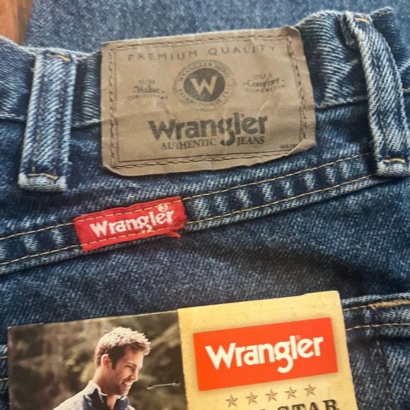 NWT MEN’s Wrangler jeans, size 35 - Picture 3 of 4